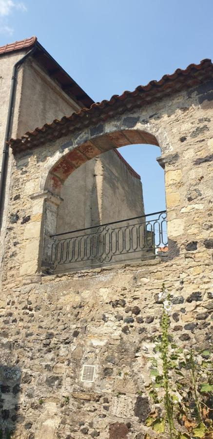 Bed and Breakfast La Tour Noble Saint-Saturnin  Екстер'єр фото