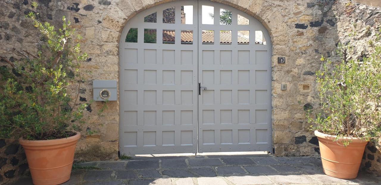 Bed and Breakfast La Tour Noble Saint-Saturnin  Екстер'єр фото