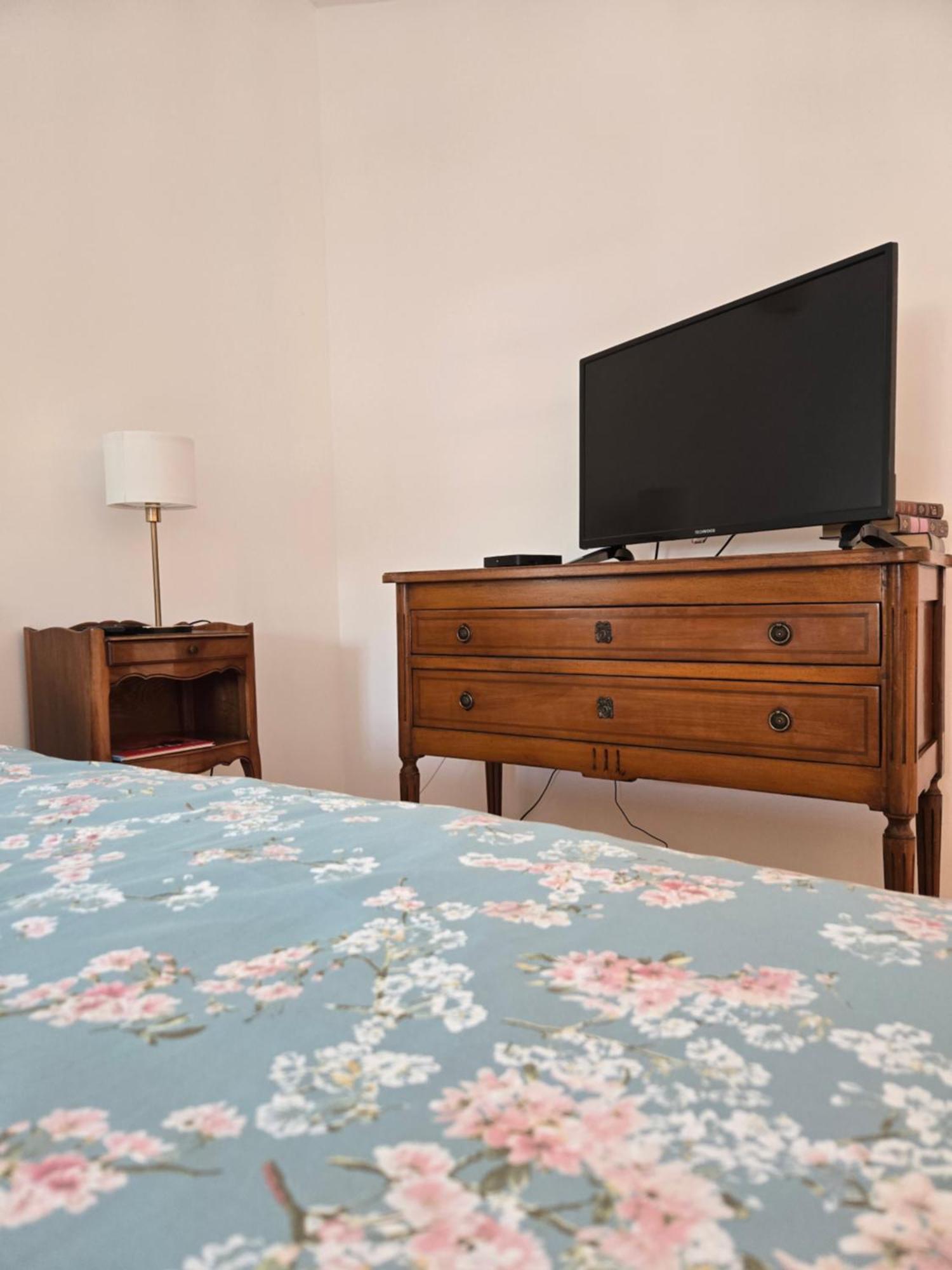 Bed and Breakfast La Tour Noble Saint-Saturnin  Екстер'єр фото